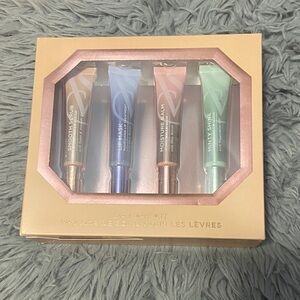 VS Lip Care Kit with Smooth Scrub, Lip Mask, Moisture Balm, and Minty Shine